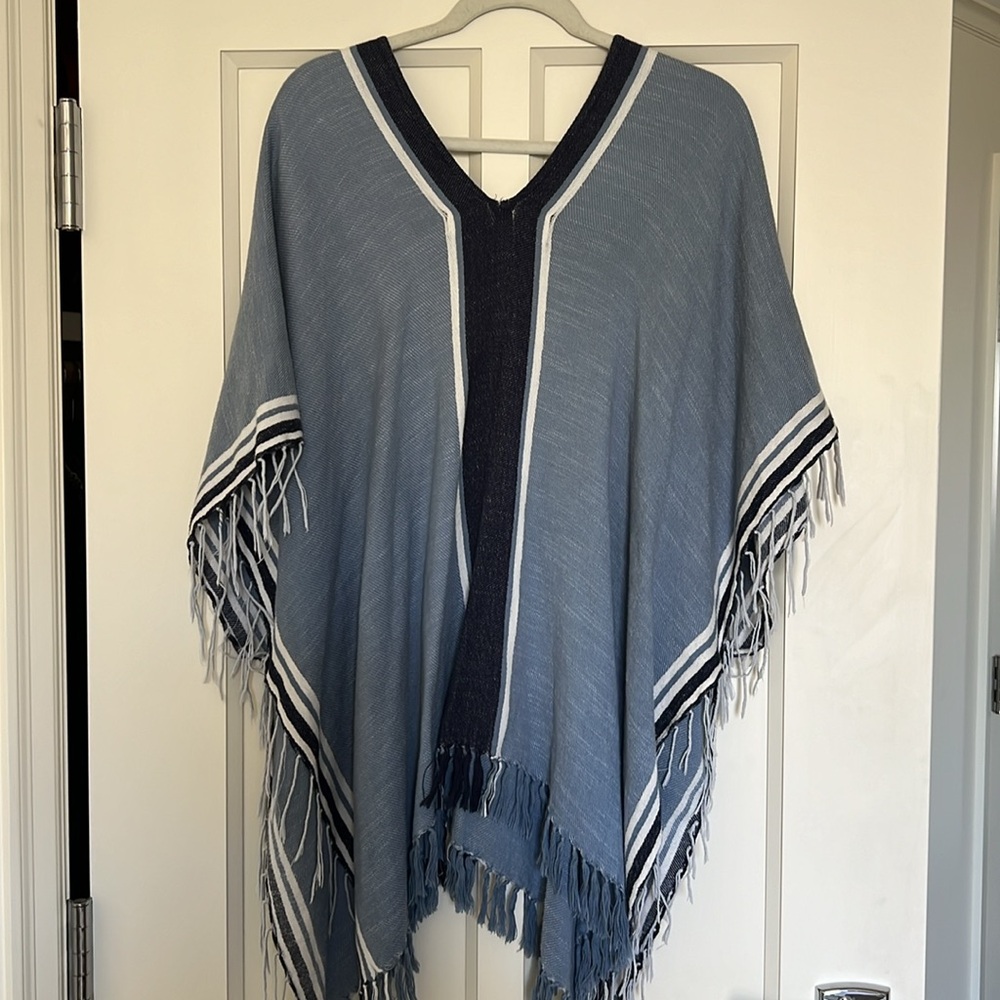Poncho - Picture 2 of 3